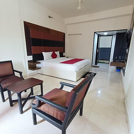 Hotel New Rajdarshan Madikeri Buitenkant foto