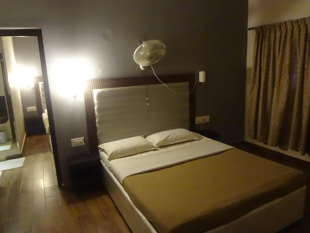 Hotel New Rajdarshan Madikeri Kamer foto