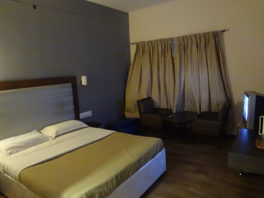 Hotel New Rajdarshan Madikeri Kamer foto