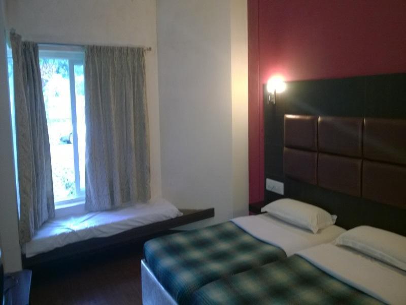 Hotel New Rajdarshan Madikeri Buitenkant foto
