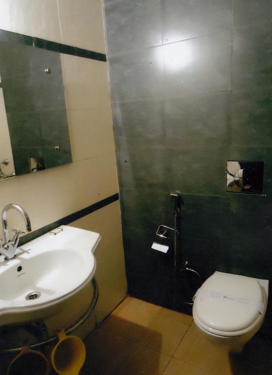 Hotel New Rajdarshan Madikeri Buitenkant foto