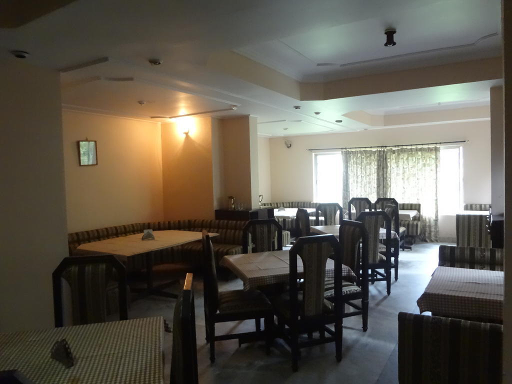 Hotel New Rajdarshan Madikeri Buitenkant foto