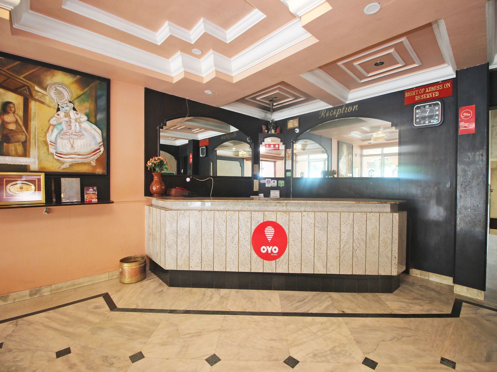Hotel New Rajdarshan Madikeri Buitenkant foto