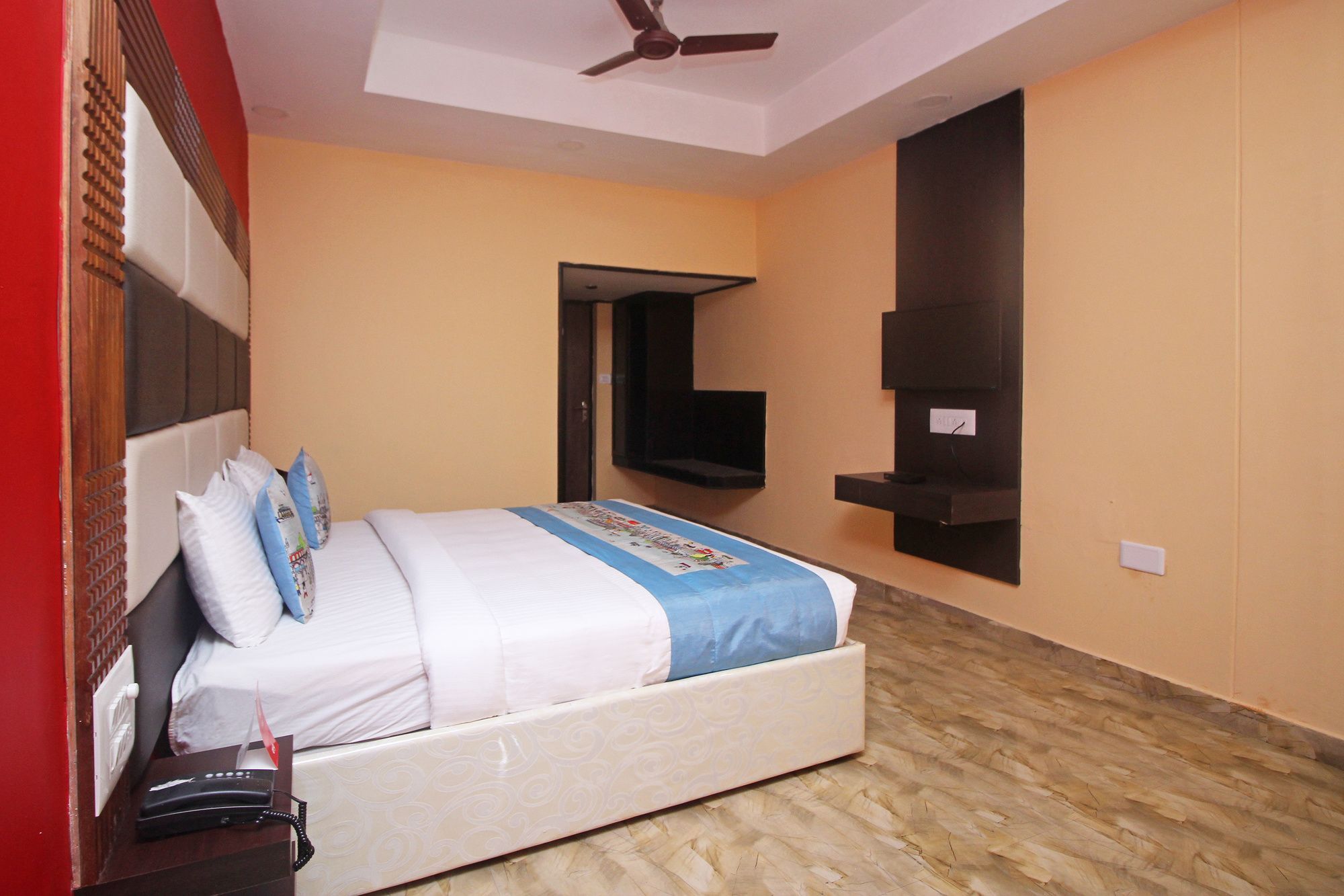 Hotel New Rajdarshan Madikeri Buitenkant foto