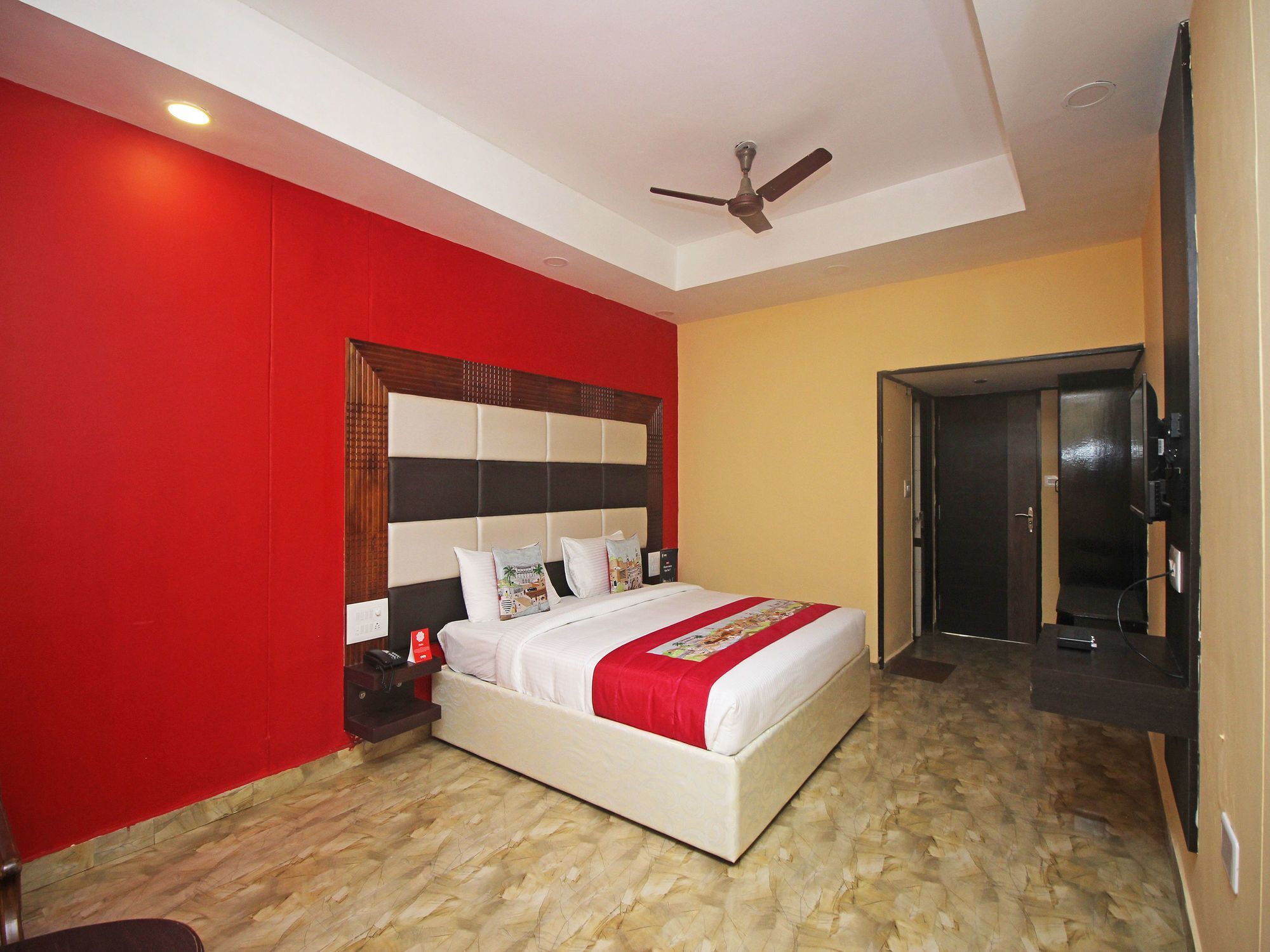 Hotel New Rajdarshan Madikeri Buitenkant foto